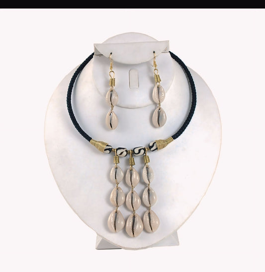 Ade Cowrie Shell Jewelry Set