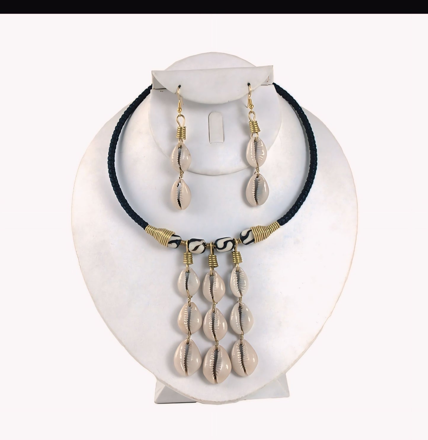 Ade Cowrie Shell Jewelry Set